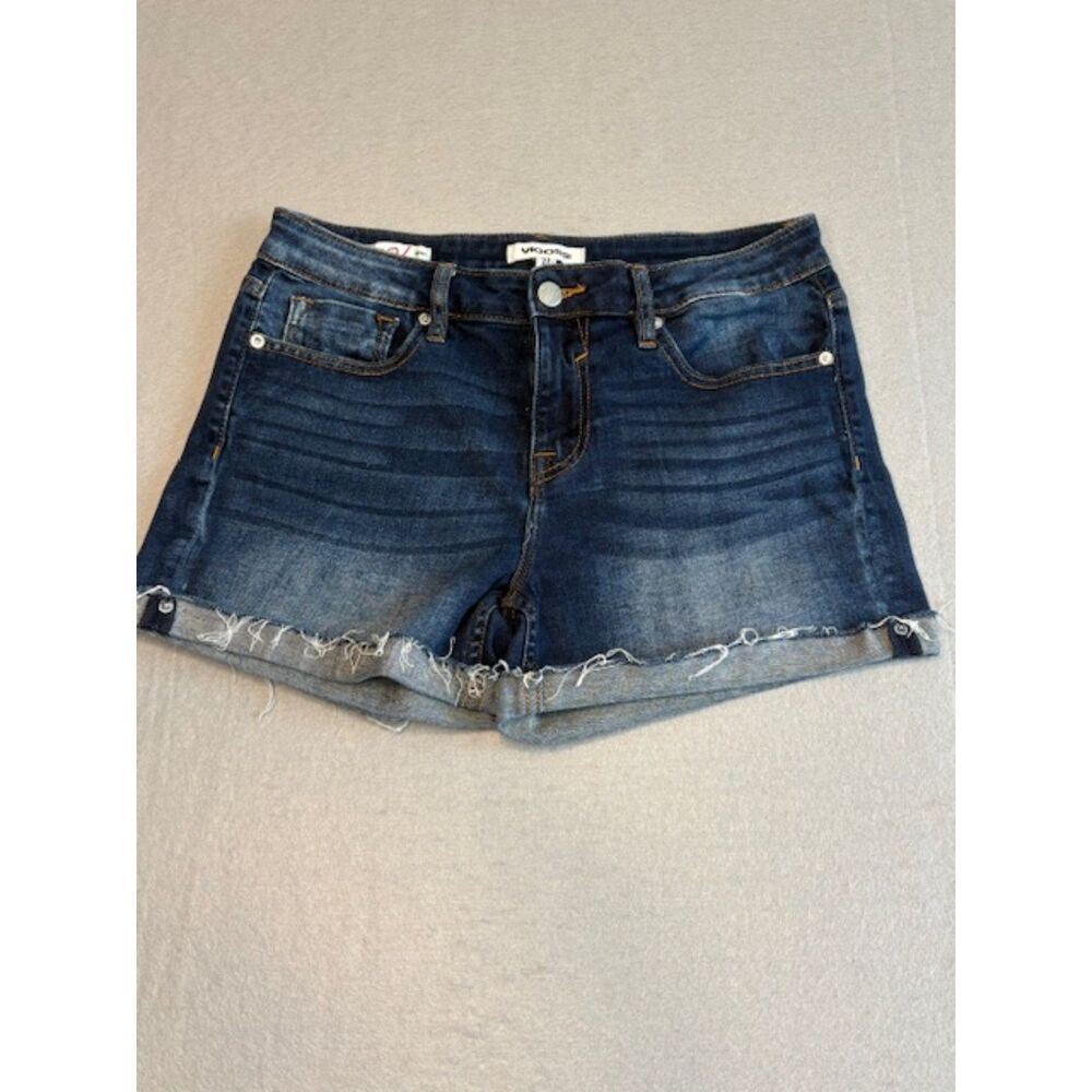 Vigoss Marley Shorts Womens Size 27 Stretch Riveted Cuff Dk Wash Distressed Hem